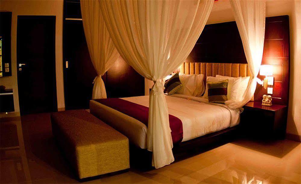 M Two Villas Seminyak エクステリア 写真