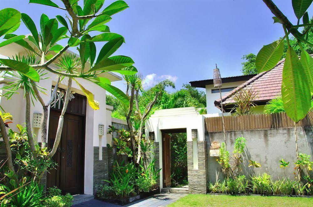 M Two Villas Seminyak エクステリア 写真