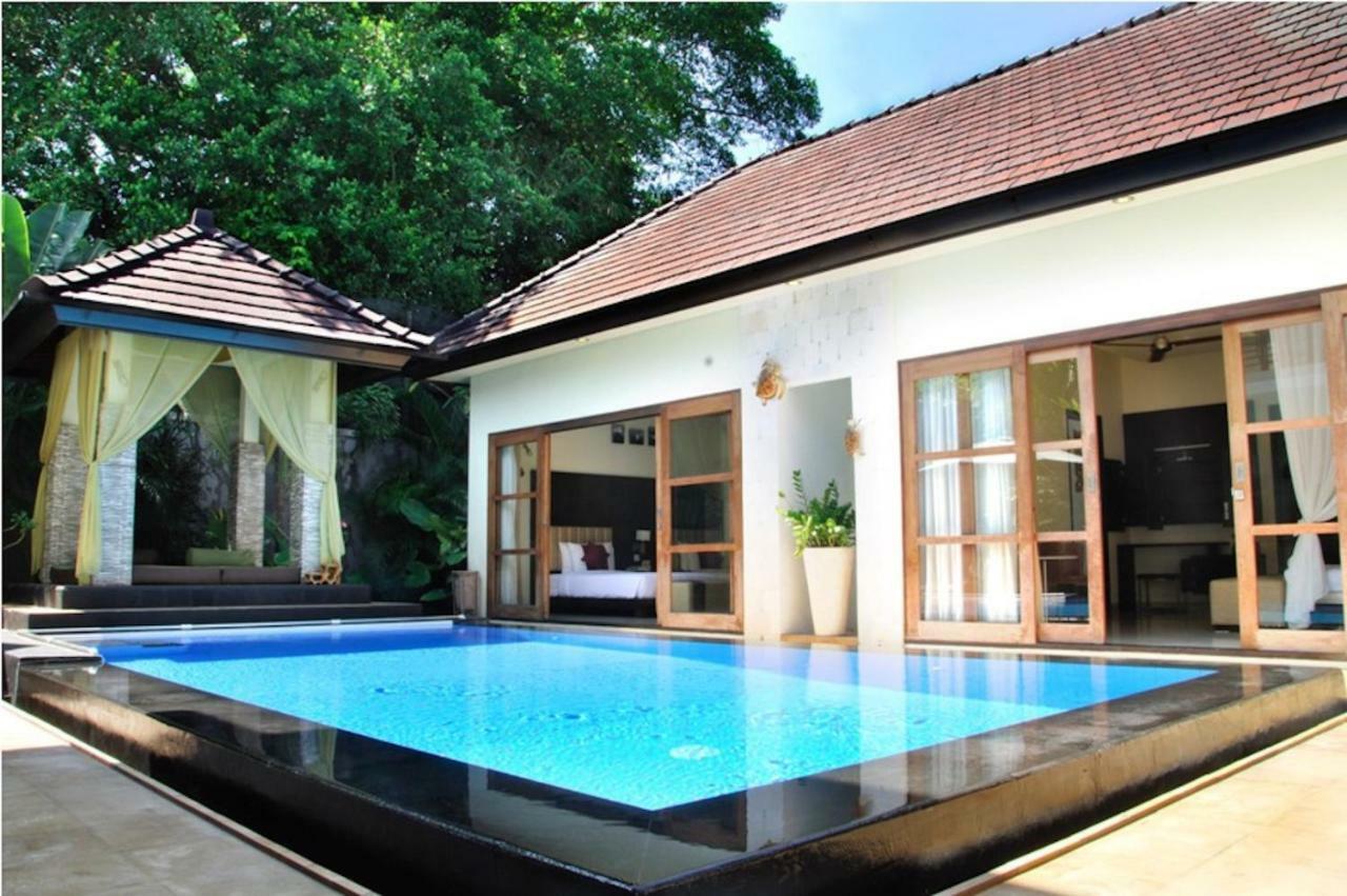 M Two Villas Seminyak エクステリア 写真
